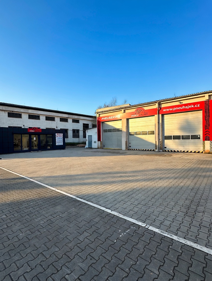 pneuhajek-areal-parkoviste-tremosna