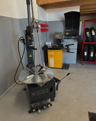 ❗️NOVINKA❗️ v našem pneuservisu.🤨🥳 Pro milovníky motorek, jsme vytvořili zcela novou samostatnou dílnu v našich...